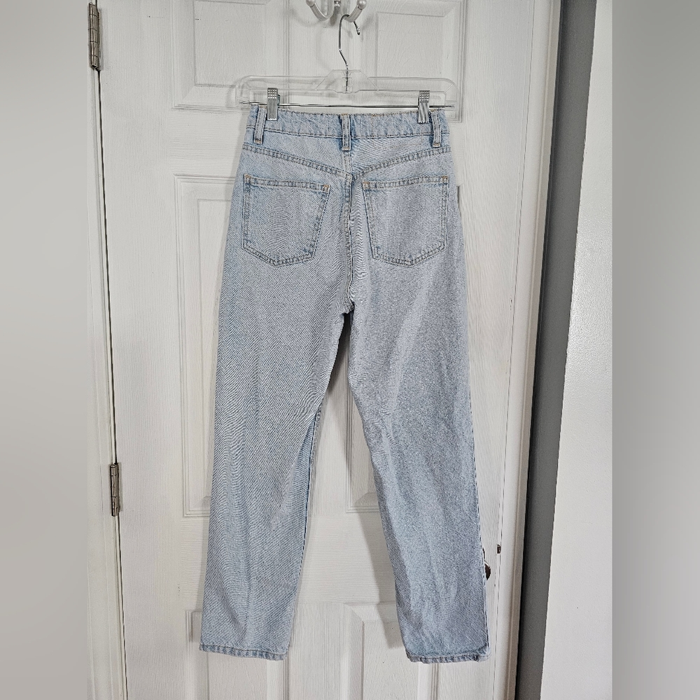 Zara High Rise Ripped Light Wash Straight Leg Mom Jeans Size 2 - Picture 3 of 5
